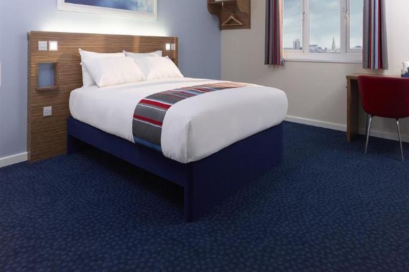 Travelodge Eastleigh Central Экстерьер фото